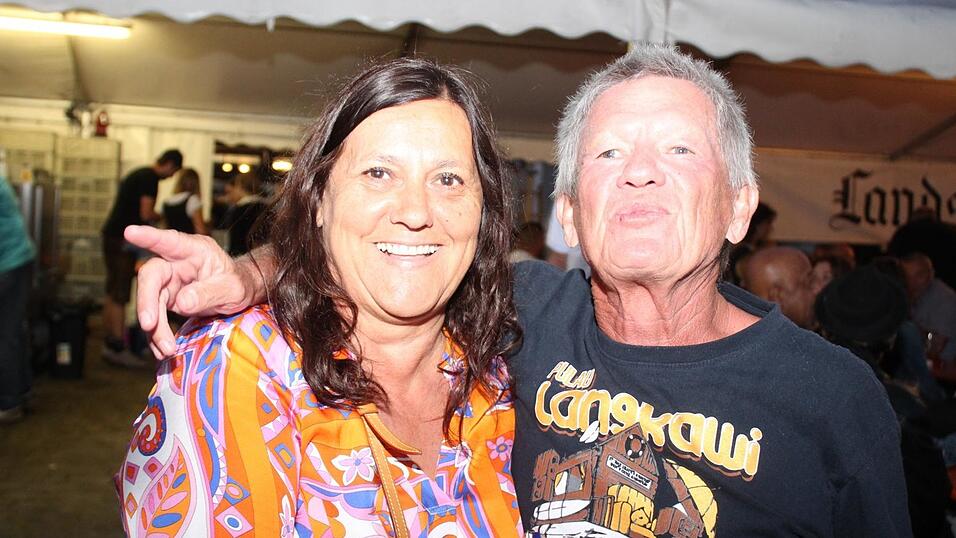 Viele Landshuter genossen ihren Freitagabend auf dem Bismarckplatzfest.