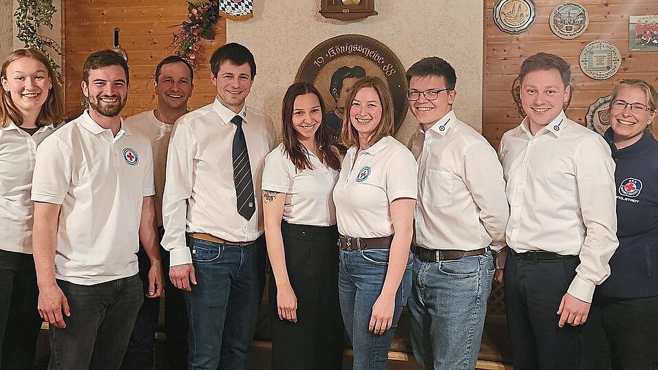 Die Wasserwacht hat gewählt: v.l. Franziska Sauerteig, Kilian Ruß, Konrad Frey, Johannes Brandmeier, Jennifer Heller, Antonia Ruß, Lukas Griebel, Moritz Andre und Anna Thoma.