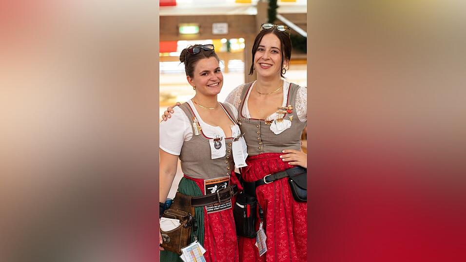 Die Partybilder vom Sonntag, 9. August, aus dem Festzelt Krönner. Die Partybilder vom Sonntag, 9. August, aus dem Festzelt Krönner.