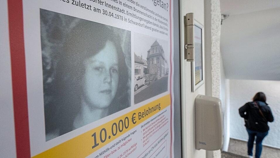 Seit Jahresbeginn befasst sich die Kriminalpolizei Amberg wieder mit dem Fall von Christa Mirthes und setzt dabei auch auf Zeitzeugen.