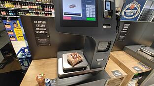 Bei Selfscanning-Kassen wird zu viel geklaut. Das sagen zumindest Regensburger Supermarktbetreiber.