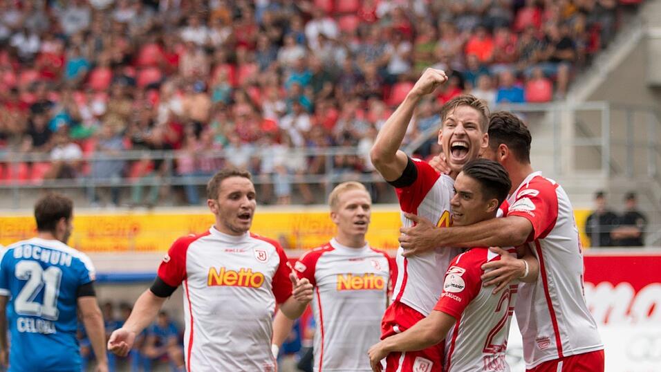 Der SSV Jahn spielt im letzten Test gegen Zweitligist VfL Bochum 2:2. Der SSV Jahn spielt im letzten Test gegen Zweitligist VfL Bochum 2:2.