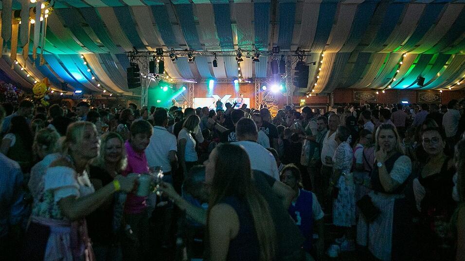 Die Partybilder vom Samstag, 13. August 2022, aus dem Festzelt Wenisch.