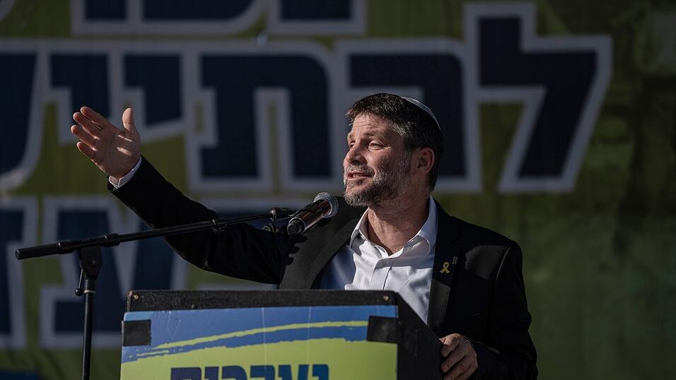 Der israelische Finanzminister Bezalel Smotrich hat sich auf einer Siedlerkonferenz im Westjordanland zur Zukunft des Gazastreifens geäußert. (Archivbild) Der israelische Finanzminister Bezalel Smotrich hat sich auf einer Siedlerkonferenz im Westjordanland zur Zukunft des Gazastreifens geäußert. (Archivbild)