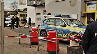 Ein Gro&szlig;aufgebot an Polizeikr&auml;fte fuhr im April Cham-S&uuml;d wegen eines angeblichen Werttransport-&Uuml;berfalls an.