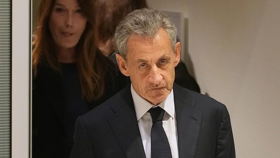 Frankreichs Ex-Präsident Sarkozy muss eine weitere Haftstrafe verbüßen. (Archivbild) Frankreichs Ex-Präsident Sarkozy muss eine weitere Haftstrafe verbüßen. (Archivbild)
