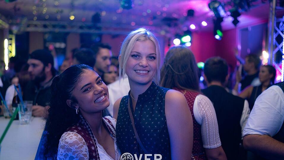 Auch am zweiten Volksfestfreitag schauten viele G&auml;ste im Overtime vorbei.