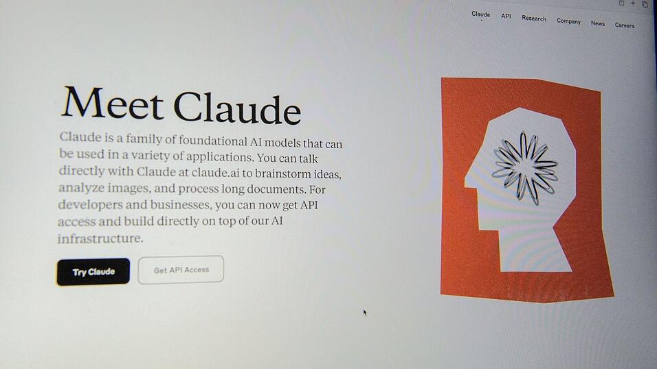 Anthropic ist vor allem bekannt f&uuml;r seine KI-Software Claude, die mit ChatGPT konkurriert. (Archivbild)