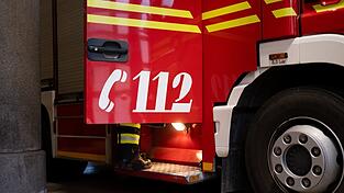 Rund 120 Feuerwehrleute waren laut Polizei im Einsatz. (Symbolbild) Rund 120 Feuerwehrleute waren laut Polizei im Einsatz. (Symbolbild)