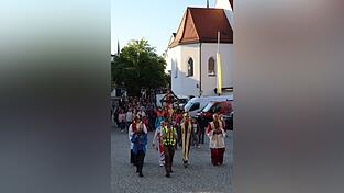Ankunft an der Basilika. Ankunft an der Basilika.