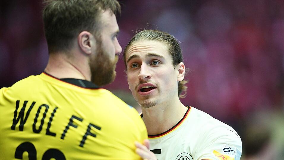 Diskussionsbedarf zwischen Andreas Wolff und Juri Knorr.