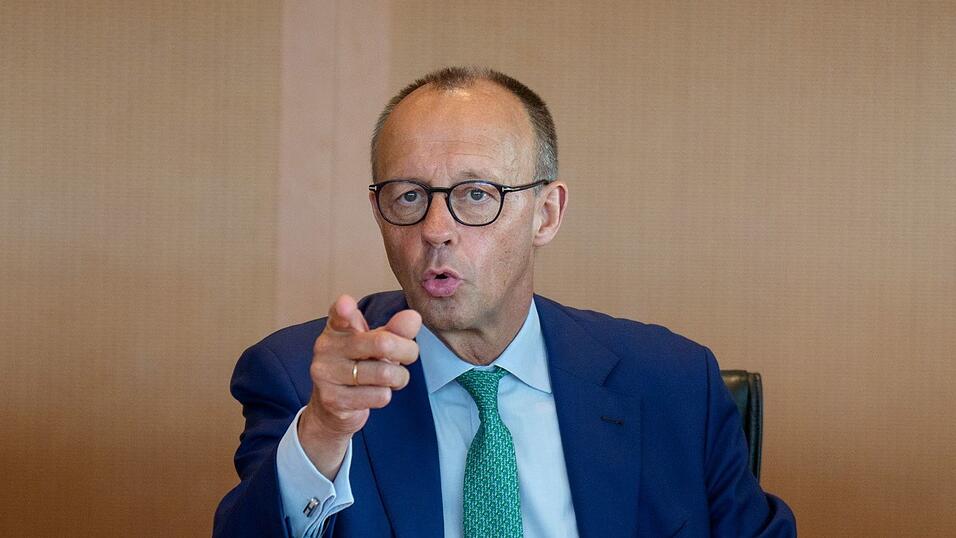 Kanzler Friedrich Merz spricht von einem kraftvollen Signal an internationale Unternehmen. (Archivbild) Kanzler Friedrich Merz spricht von einem kraftvollen Signal an internationale Unternehmen. (Archivbild)