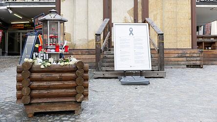 Nach der Brandkatastrophe in Crans-Montana wird Pyrotechnik in &ouml;ffentlich zug&auml;nglichen R&auml;umen in der Schweiz verboten. (Archivbild)