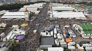 Wer sein Zelt künftig auf der Wiesn aufstellen kann, ist nun ein Fall für die Justiz (Archiv). Wer sein Zelt künftig auf der Wiesn aufstellen kann, ist nun ein Fall für die Justiz (Archiv).