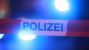 Die Polizei sperrt das Gebiet rund um den Fundort ab. (Symbolbild)