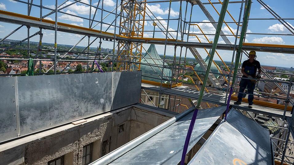 Ab Herbst 2027 sollen die Besucher wieder den dann frisch sanierten Turm besteigen k&ouml;nnen.