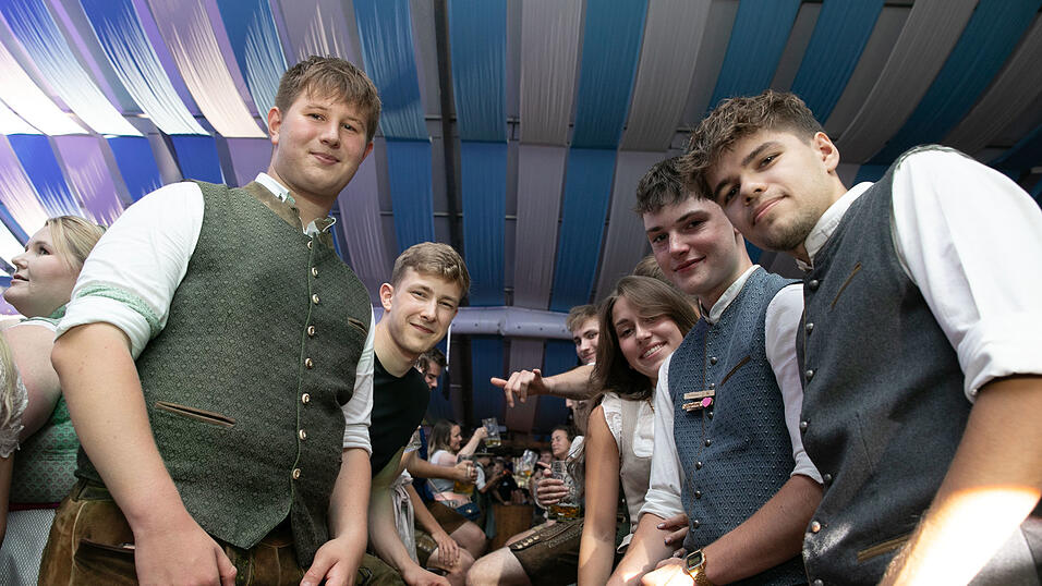 Die Partybilder vom Sonntag, 17. August, aus dem Festzelt Wenisch. Die Partybilder vom Sonntag, 17. August, aus dem Festzelt Wenisch.