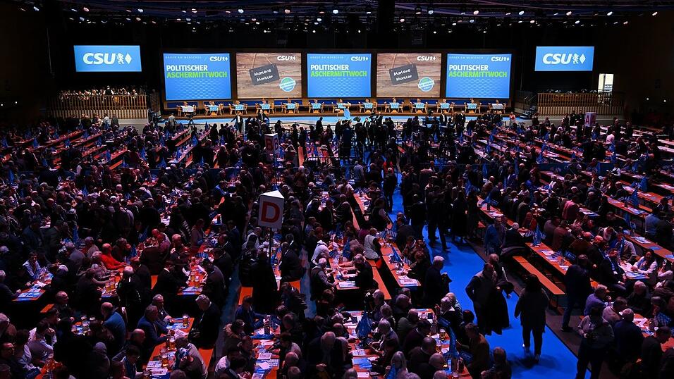 Der Politische Aschermittwoch, traditionell eine Gelegenheit zum Schlagabtausch der Parteien, hat in Bayern begonnen.