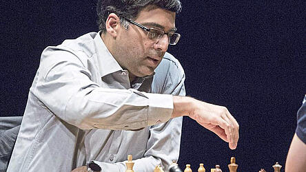 Der indische Ex-Weltmeister Viswanathan Anand könnte am Wochenende nach Deggendorf kommen.