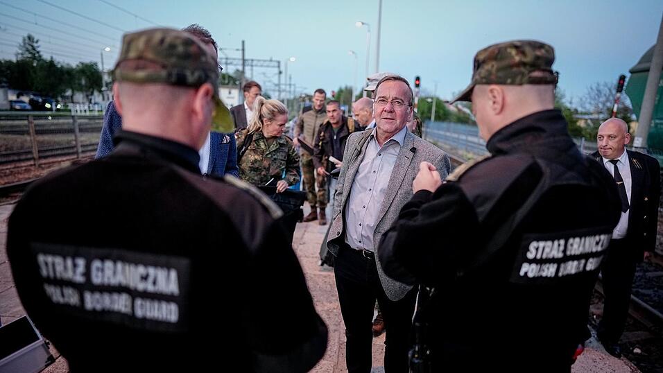 Pistorius traf am Morgen zu einem nicht &ouml;ffentlich angek&uuml;ndigten Besuch ein.