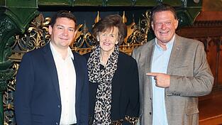 Bürgermeister Thomas Haslinger, Marille Rüb und Schauspieler Fritz Scheuermann (von links)