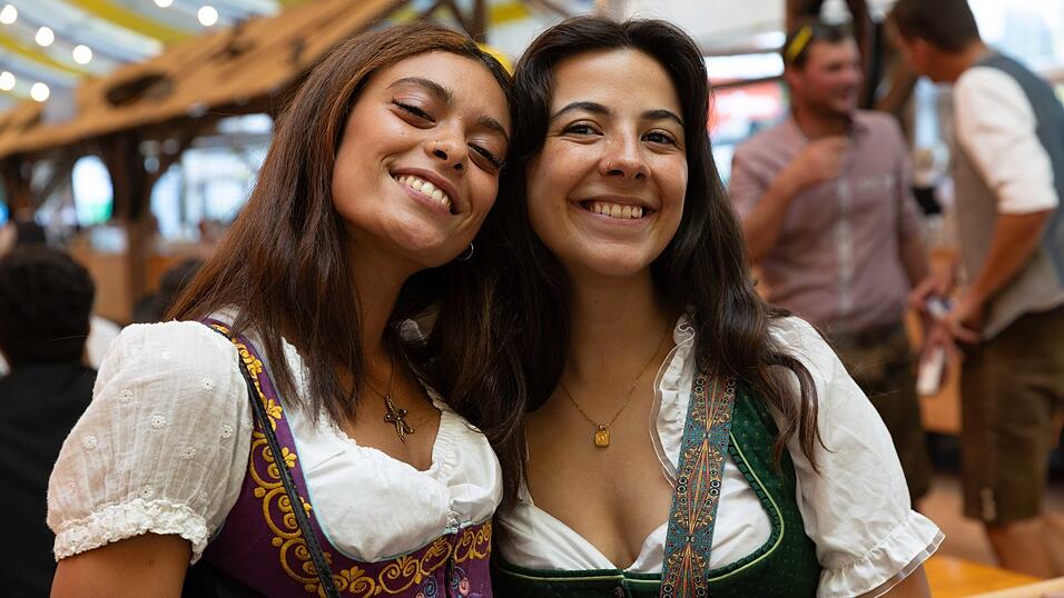 Die Partybilder vom Sonntag, 9. August, aus dem Festzelt Reisinger. Die Partybilder vom Sonntag, 9. August, aus dem Festzelt Reisinger.