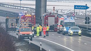 Der Fund hatte Ende Januar eine stundenlange Sperrung auf der A3 ausgelöst - und musste kontrolliert gesprengt werden. (Archivbild) Der Fund hatte Ende Januar eine stundenlange Sperrung auf der A3 ausgelöst - und musste kontrolliert gesprengt werden. (Archivbild)