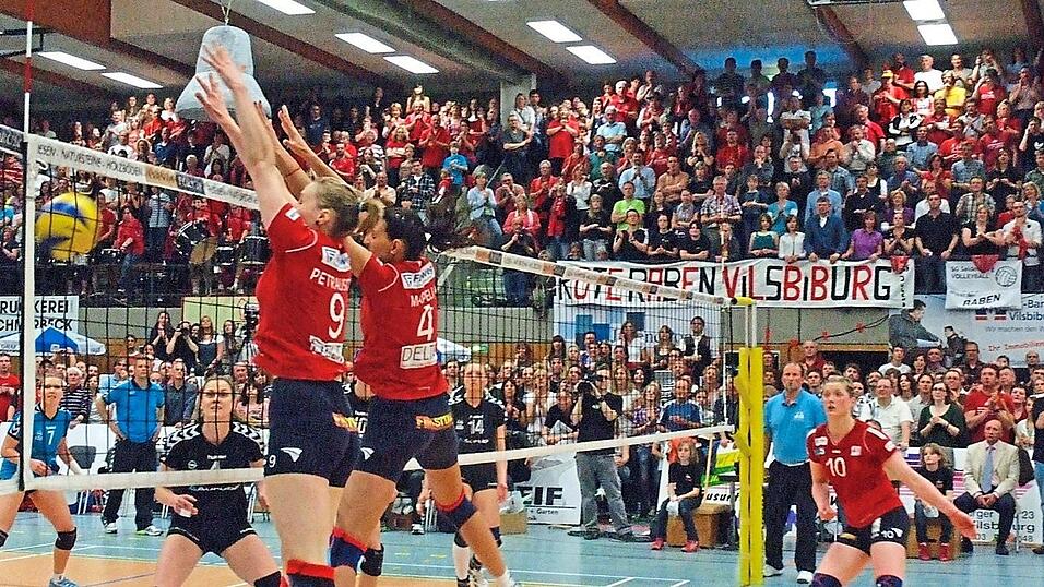 Ihre gr&ouml;&szlig;ten Erfolge feierten die Roten Raben in der Vilstalhalle. 2010 holten sich die Volleyballerinnen die Deutsche Meisterschaft.