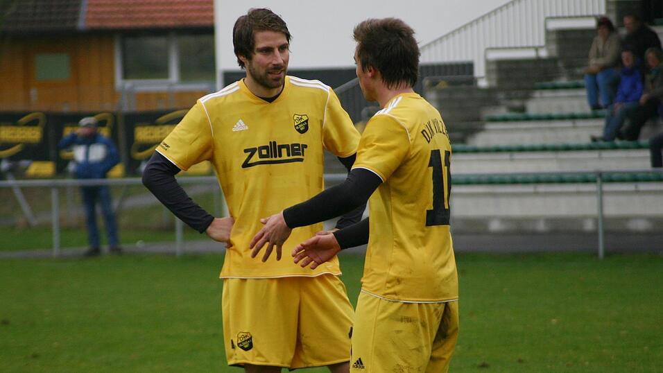 Die DJK Vilzing gewinnt auch das Verfolgerduell gegen den TSV Bad Abbach. (Foto: Fabian Roßmann) Die DJK Vilzing gewinnt auch das Verfolgerduell gegen den TSV Bad Abbach. (Foto: Fabian Roßmann)