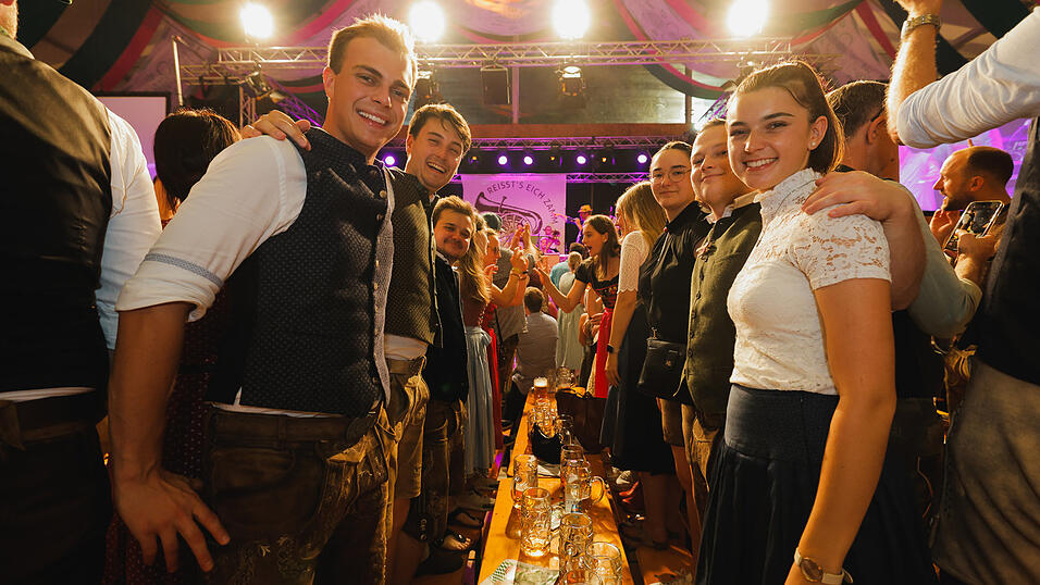 Die Partybilder vom Dienstag, 13. August 2024, aus dem Festzelt Weckmann. Die Partybilder vom Dienstag, 13. August 2024, aus dem Festzelt Weckmann.