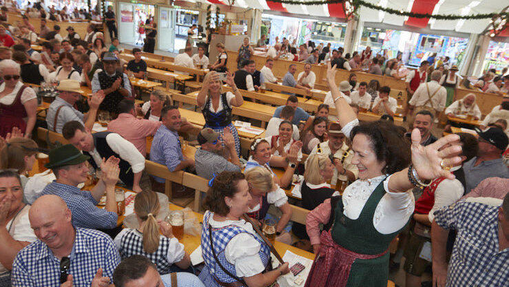 Die Partybilder vom Freitag, 18. August 2023, aus dem Festzelt Lechner.
