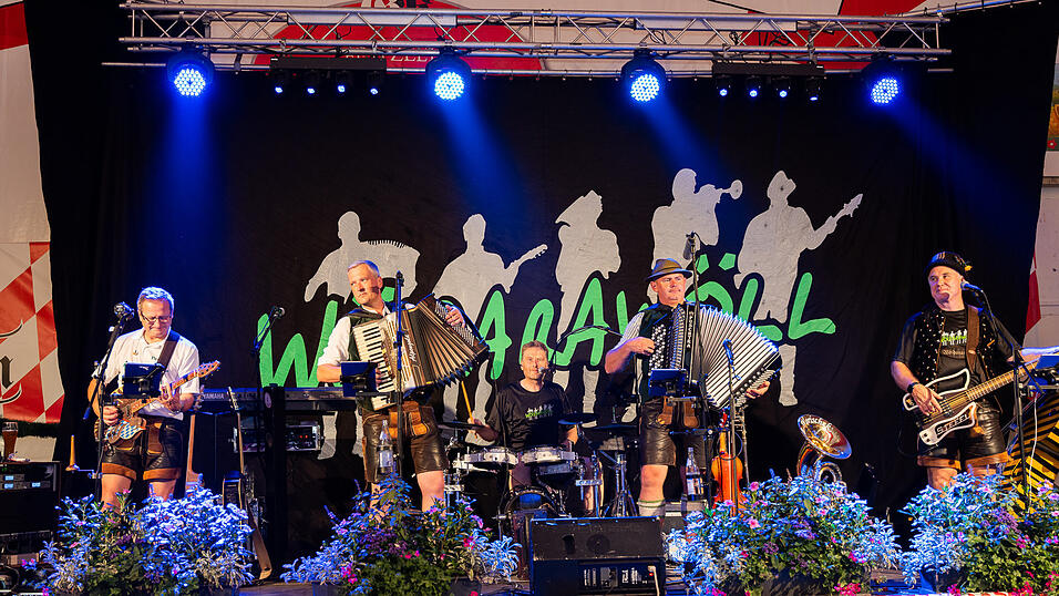 Die Partybilder vom Freitag, 18. August 2023, aus dem Festzelt Greindl. Die Partybilder vom Freitag, 18. August 2023, aus dem Festzelt Greindl.