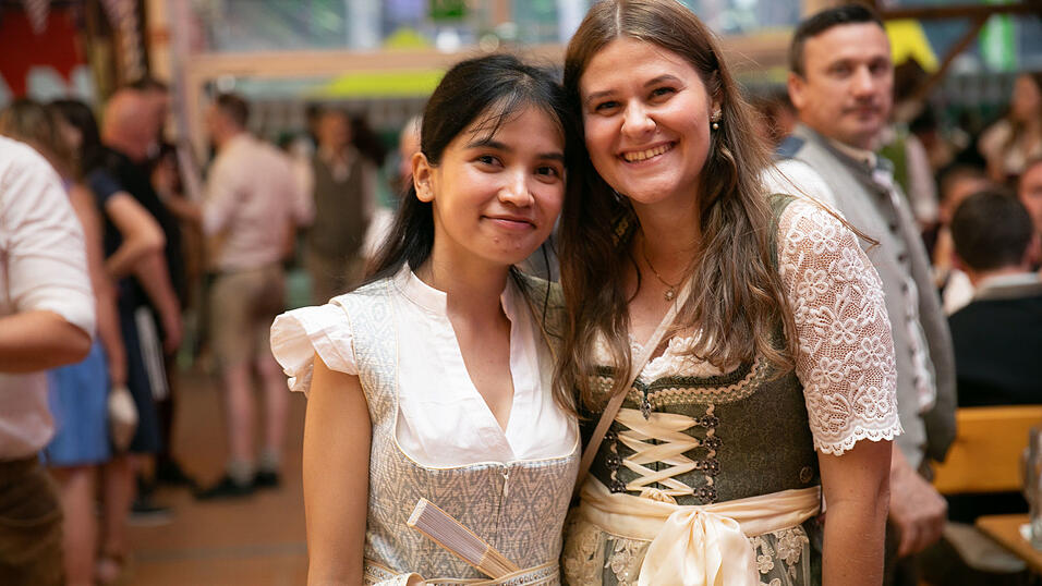 Die Partybilder vom Freitag, 8. August, aus dem Festzelt Reisinger. Die Partybilder vom Freitag, 8. August, aus dem Festzelt Reisinger.