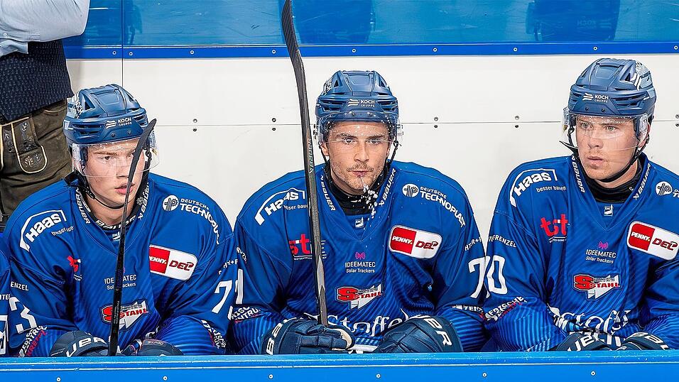 Dafür, dass sich die Spieler erst noch aneinander gewöhnen müssen, wie es Head Coach Craig Woodcroft ausdrückt, waren die Auftritte der Straubing Tigers - hier Youngster Linus Brandl und die beiden Neuzugänge Nick Halloran und Filip Varejcka (v. l.) - beim Gäubodenvolksfest-Cup und vor allem beim Vinschgau-Cup am vergangenen Wochenende schon recht vielversprechend. Von Freitag bis Sonntag spielen die Straubinger ihr drittes und letztes Vorbereitungsturnier beim DEL-Aufsteiger in Dresden. Dafür, dass sich die Spieler erst noch aneinander gewöhnen müssen, wie es Head Coach Craig Woodcroft ausdrückt, waren die Auftritte der Straubing Tigers - hier Youngster Linus Brandl und die beiden Neuzugänge Nick Halloran und Filip Varejcka (v. l.) - beim Gäubodenvolksfest-Cup und vor allem beim Vinschgau-Cup am vergangenen Wochenende schon recht vielversprechend. Von Freitag bis Sonntag spielen die Straubinger ihr drittes und letztes Vorbereitungsturnier beim DEL-Aufsteiger in Dresden.