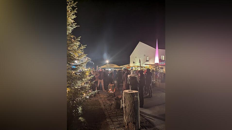 Auch heuer wird am dritten Adventswochenende wieder der Vereinsweihnachtsmarkt vor dem Prackenbacher Bürgerhaus organisiert. Auch heuer wird am dritten Adventswochenende wieder der Vereinsweihnachtsmarkt vor dem Prackenbacher Bürgerhaus organisiert.