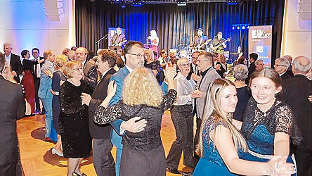 Die Partyband &bdquo;Headline&ldquo; spielt auch dieses Jahr wieder beim B&uuml;rgerball.