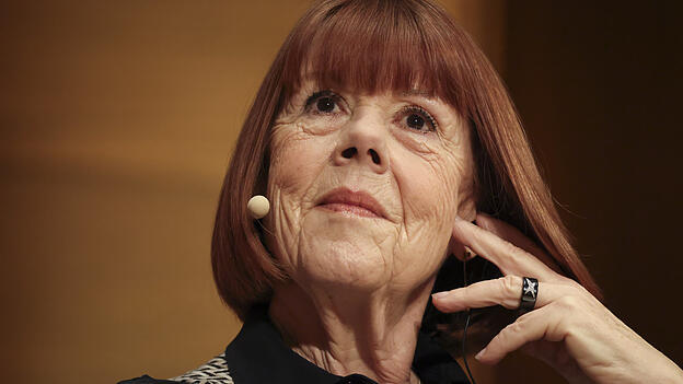Gis&egrave;le Pelicot stellte in Deutschland ihre Memoiren 'Eine Hymne an das Leben' bei Lesungen (hier in der Laeiszhalle in Hamburg) vor.