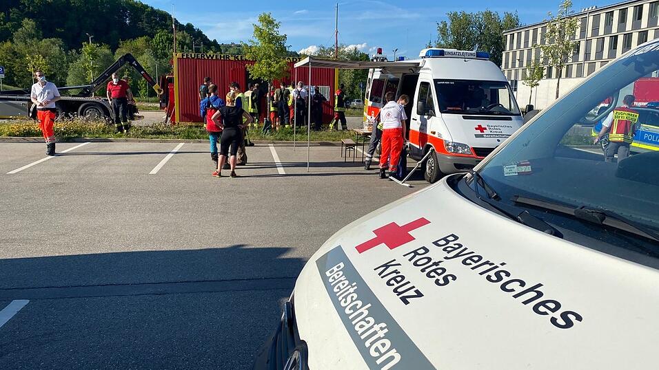 Gro&szlig;angelegte Personensuche der Polizei und weiterer Rettungskr&auml;fte am Mittwochnachmittag in Kelheim. Dort hatten Zeugen zuvor Hilfeschreie aus einem Waldst&uuml;ck geh&ouml;rt.