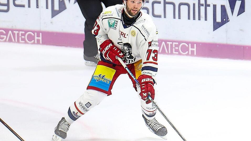 Deggendorfs Offensive um Neuzugang Zach Kaiser wusste auch in Füssen Akzente zu setzen. Deggendorfs Offensive um Neuzugang Zach Kaiser wusste auch in Füssen Akzente zu setzen.