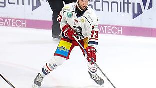 Deggendorfs Offensive um Neuzugang Zach Kaiser wusste auch in Füssen Akzente zu setzen. Deggendorfs Offensive um Neuzugang Zach Kaiser wusste auch in Füssen Akzente zu setzen.