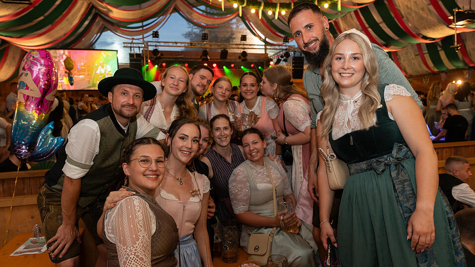 Die Partybilder vom Mittwoch, 14. August 2024, aus dem Festzelt Weckmann. Die Partybilder vom Mittwoch, 14. August 2024, aus dem Festzelt Weckmann.