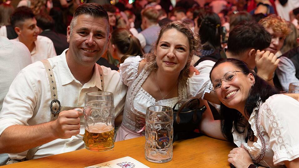 Die Partybilder vom Samstag, 8. August, aus dem Festzelt Reisinger. Die Partybilder vom Samstag, 8. August, aus dem Festzelt Reisinger.