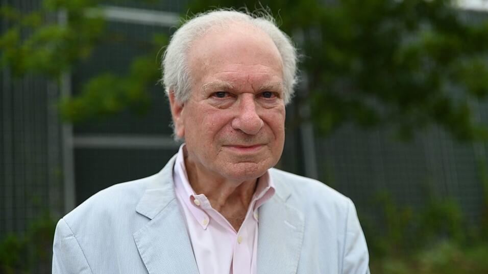 «Haltet den Namen Simson aus der Politik heraus», forderte Dennis Baum auf dem Messegelände. «Haltet den Namen Simson aus der Politik heraus», forderte Dennis Baum auf dem Messegelände.