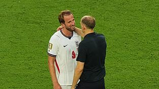 Englands Nationaltrainer Thomas Tuchel (r) schwärmt von seinem Stürmer Harry Kane. (Archivbild) Englands Nationaltrainer Thomas Tuchel (r) schwärmt von seinem Stürmer Harry Kane. (Archivbild)