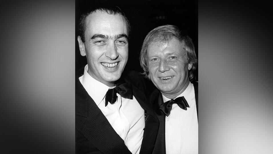 Film-Giganten unter sich: Petersen (rechts) mit Produzent Bernd Eichinger beim Deutschen Filmball 1985 in München Film-Giganten unter sich: Petersen (rechts) mit Produzent Bernd Eichinger beim Deutschen Filmball 1985 in München