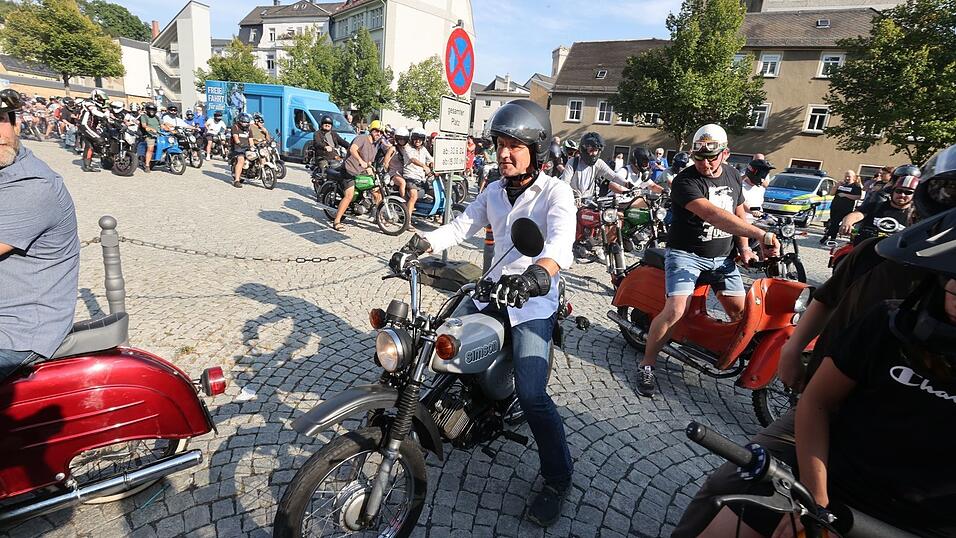 AfD-Chef Bj&ouml;rn H&ouml;cke schw&auml;rmt von der Simson und nutzte sie im Wahlkampf 2024. (Archivbild)