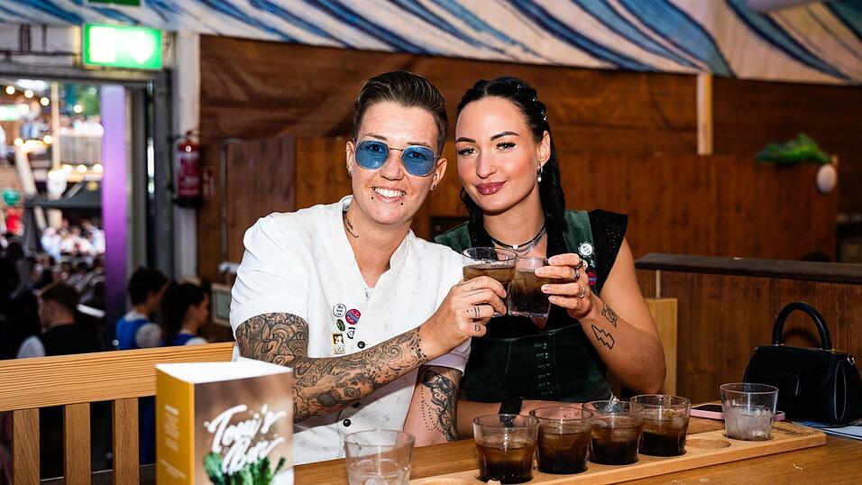 Die Partybilder vom Montag, 17. August, aus dem Festzelt Wenisch. Die Partybilder vom Montag, 17. August, aus dem Festzelt Wenisch.