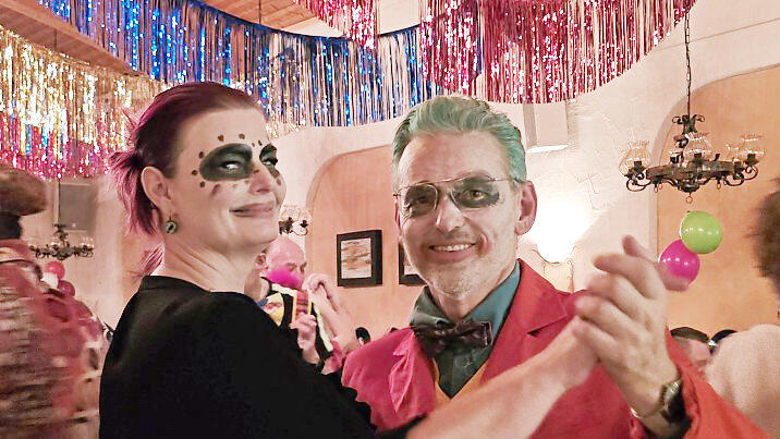 Freude beim Tanzbeinschwingen. Freude beim Tanzbeinschwingen.