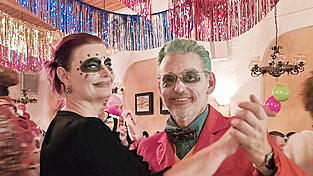 Freude beim Tanzbeinschwingen.