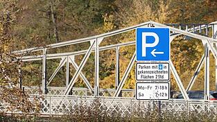 Die Zwei-Stunden-Regelung bleibt auf den meisten Parkflächen in der Innenstadt bestehen. Nachbesserungen für Kurzzeitparkplätze gibt es aber vor allem vor Geschäften. Die Zwei-Stunden-Regelung bleibt auf den meisten Parkflächen in der Innenstadt bestehen. Nachbesserungen für Kurzzeitparkplätze gibt es aber vor allem vor Geschäften.